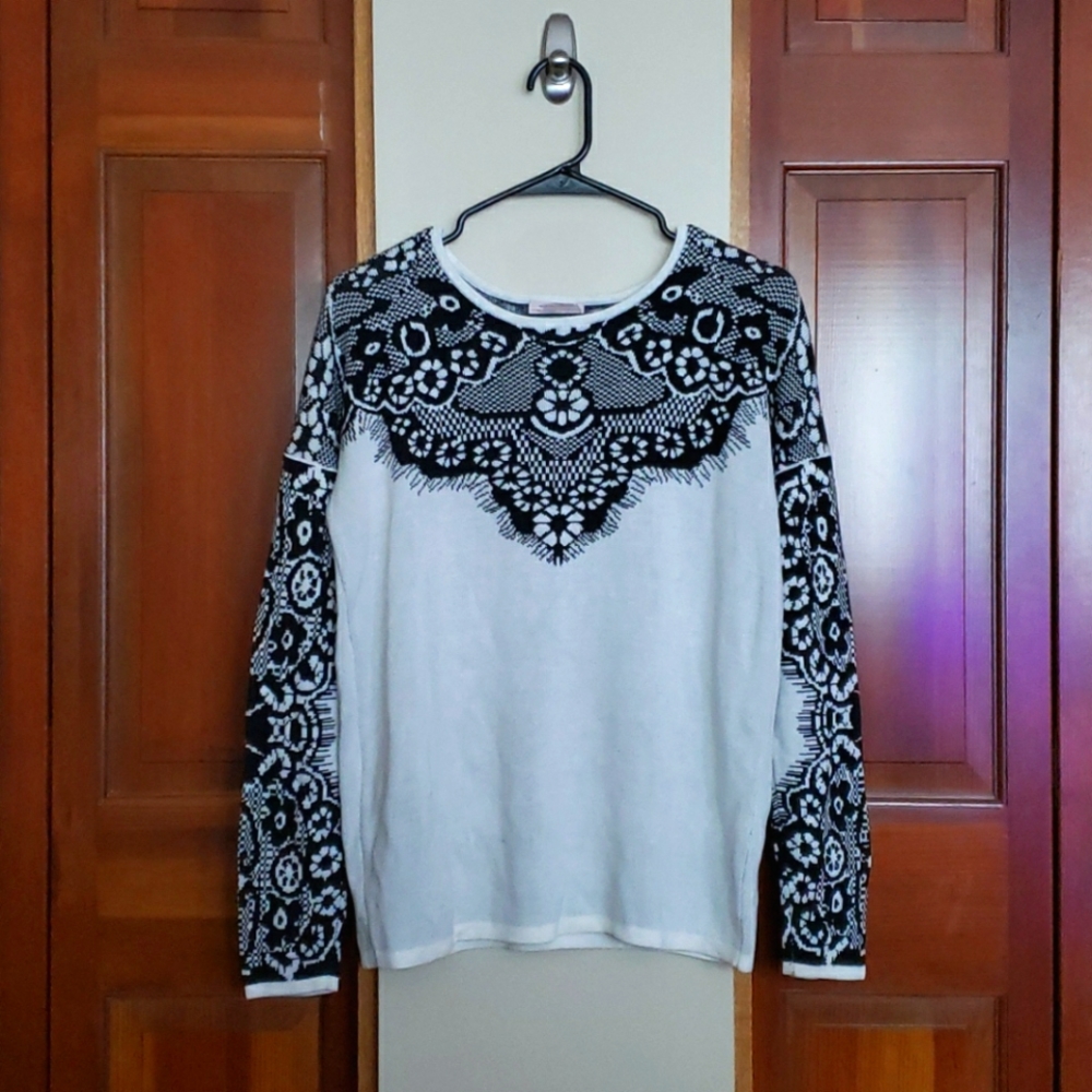 F21 Contemporary Lace Pattern Fitted Sweater